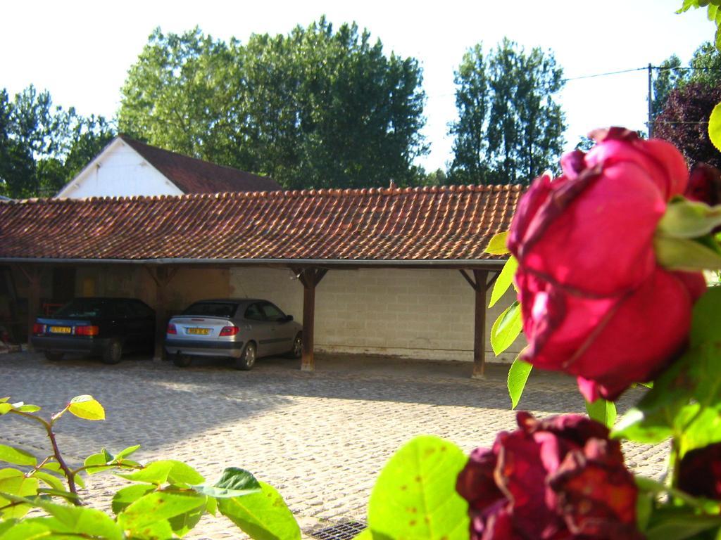 Le Moulin De Fillievres Acomodação com café da manhã Exterior foto