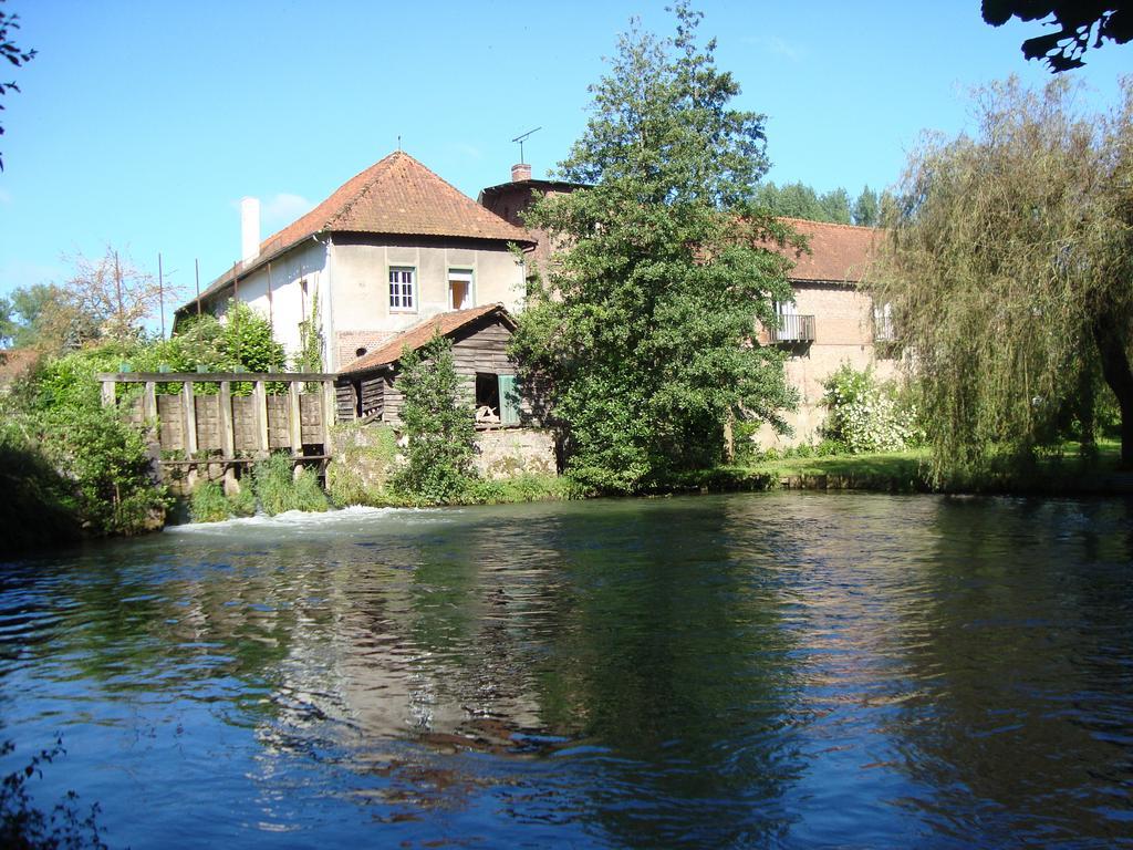 Le Moulin De Fillievres Acomodação com café da manhã Exterior foto